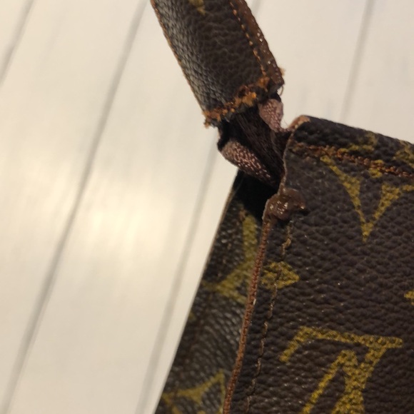Louis Vuitton Toiletry 19 (zipper replaced) - Picture 7 of 14